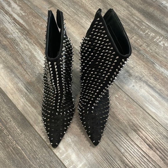 Steve Madden
Virtuous-S Spiked Embellished Stiletto Booties - Picture 2 of 7